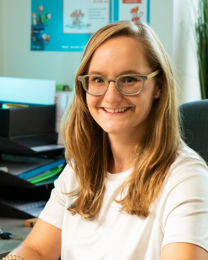 Kim de Raeve, praktijkhoudster bij Logopedie Maasmechelen.
